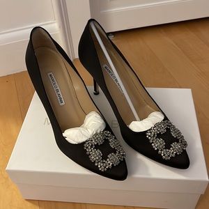 Black Manolo Blahnik Hangisi 70